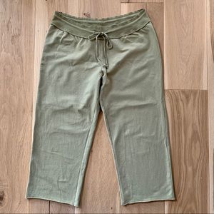 🌼3/$30 Organic Cotton Terry Capris